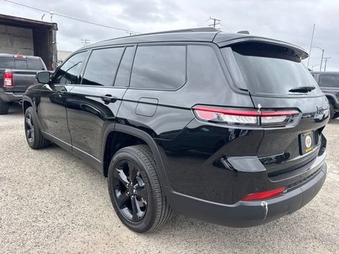 Used 2025 Jeep Grand Cherokee L Altitude AWD/4WD image 8