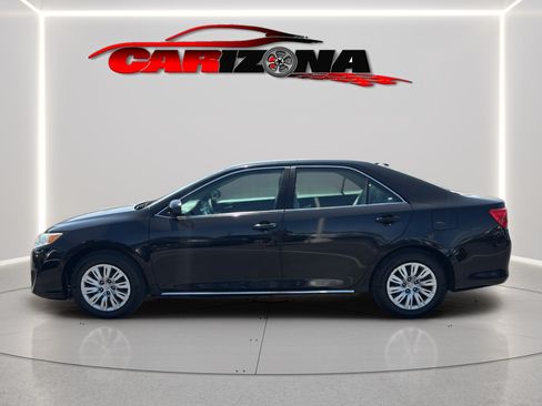 Used 2013 Toyota Camry LE FWD image 12