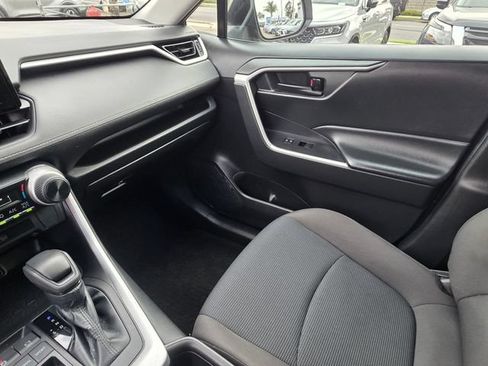 Used 2022 Toyota RAV4 LE FWD image 24