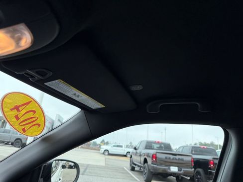 Used 2024 Jeep Compass Latitude image 21