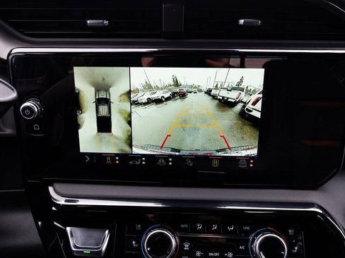 Used 2024 GMC Sierra 3500 AT4 w/ AT4 Premium Plus Package image 15