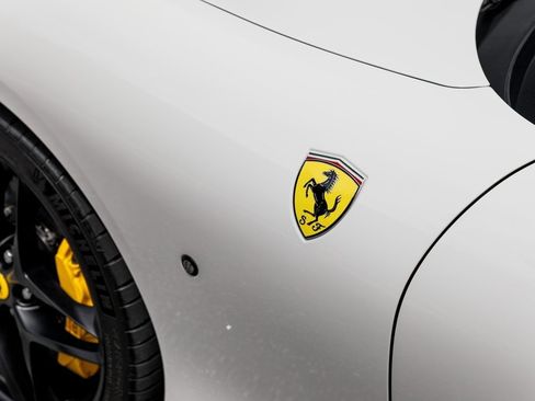 Used 2025 Ferrari Roma Spider image 16