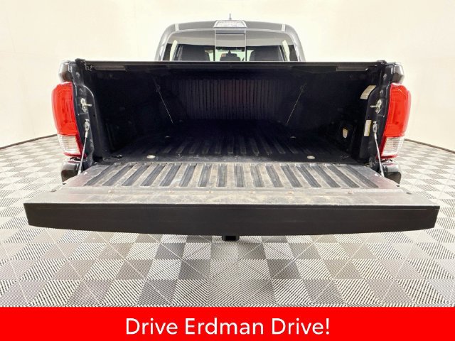 Certified 2017 Toyota Tacoma TRD Off-Road w/ Tow Package (A/T) AWD/4WD image 34