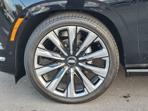 Used 2025 Cadillac Escalade ESV Premium Luxury Platinum image 10