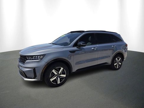 Used 2023 Kia Sorento S w/ Panoramic Sunroof Package image 2