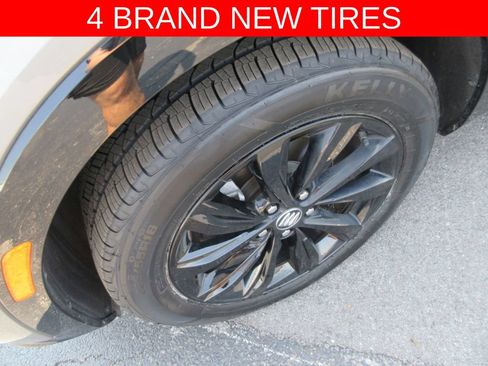 Used 2025 Buick Envista Sport Touring FWD image 3
