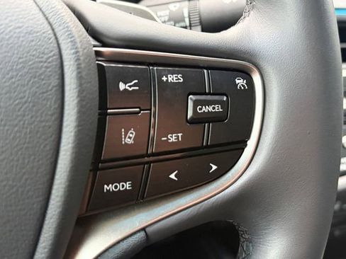 Used 2022 Lexus ES 350 w/ Premium Package FWD image 7