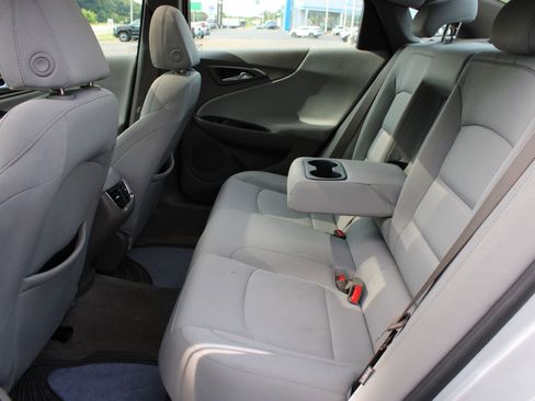 Used 2021 Chevrolet Malibu LT FWD image 15