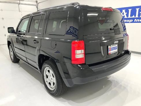 Used 2016 Jeep Patriot Sport w/ Power Value Group FWD image 13