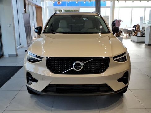 New 2026 Volvo XC40 B4 Plus w/ Protection Package Premier image 2