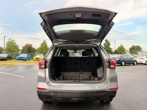 Used 2023 Chevrolet Equinox LS AWD/4WD image 41