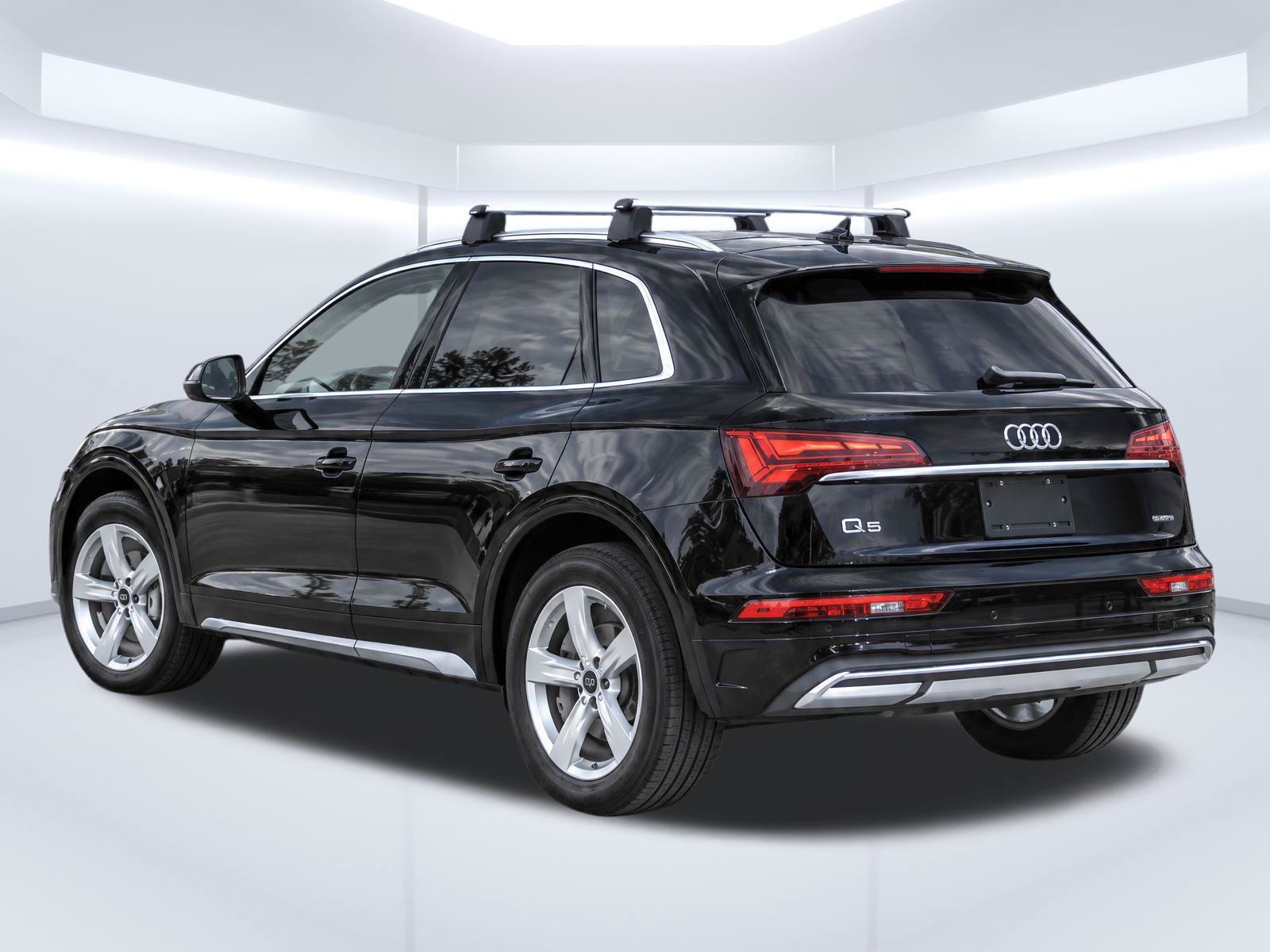 Used 2023 Audi Q5 2.0T Premium w/ Convenience Package AWD/4WD image 3