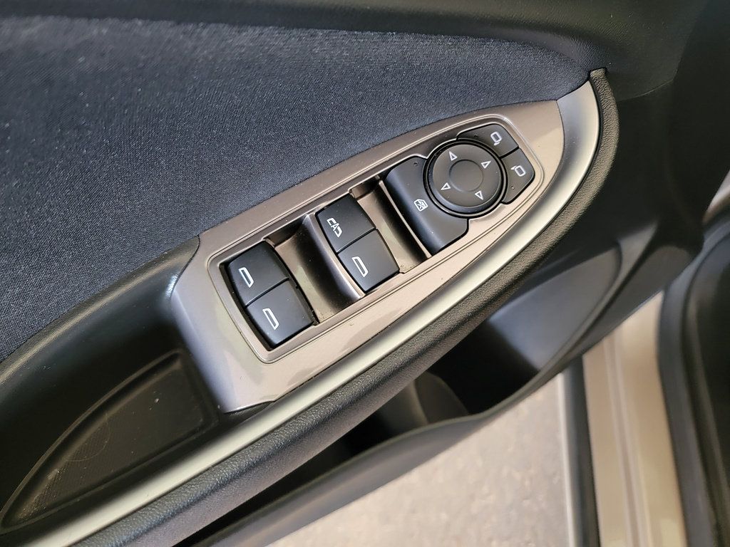 Used 2025 Chevrolet Malibu LT FWD image 10