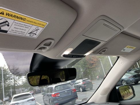 Certified 2025 Honda Pilot EX-L image 30