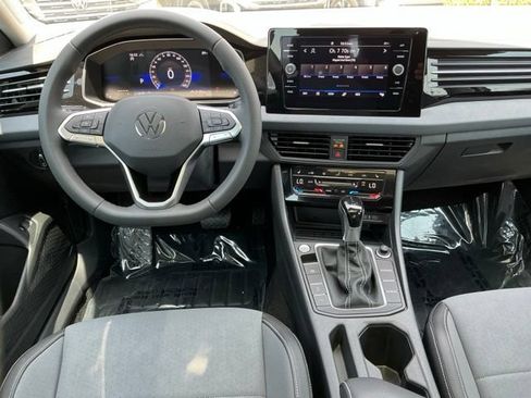 New 2026 Volkswagen Jetta SE FWD image 12