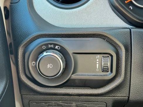 Used 2024 Jeep Wrangler Unlimited Sport AWD/4WD image 10