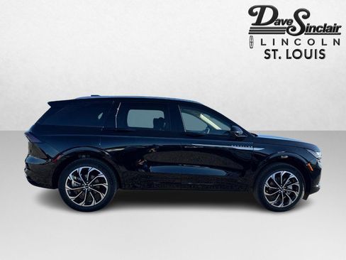 New 2026 Lincoln Nautilus Reserve image 4