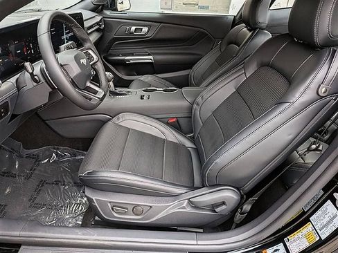 Used 2025 Ford Mustang GT Premium RWD image 2