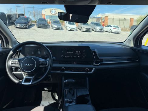 Used 2025 Kia Sportage LX FWD image 28
