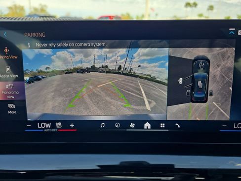 Used 2025 BMW 540i xDrive AWD/4WD image 18