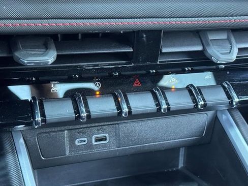 Used 2024 Chevrolet Colorado Z71 w/ Z71 Convenience Package 2 image 28