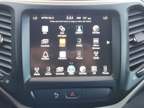 Used 2017 Jeep Cherokee Latitude w/ Comfort/Convenience Group image 15