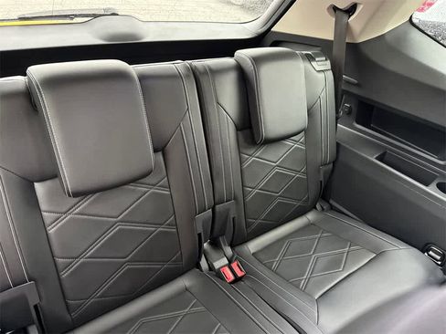 Used 2024 Volkswagen Atlas SE image 15
