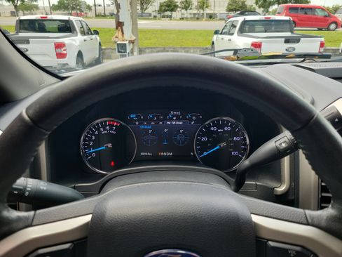 Used 2020 Ford F250 Lariat w/ Lariat Value Package AWD/4WD image 27