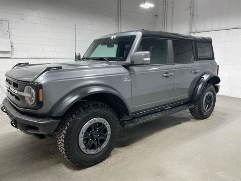 Used 2023 Ford Bronco Outer Banks AWD/4WD image 1