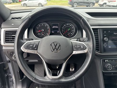 Used 2021 Volkswagen Atlas Cross Sport SE w/ Panoramic Sunroof Package FWD image 14