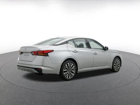 Used 2026 Nissan Altima 2.5 SV FWD image 9