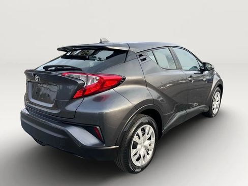 Used 2021 Toyota C-HR LE image 3