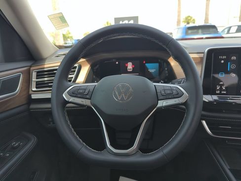 Used 2024 Volkswagen Atlas SE FWD image 26