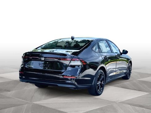 Used 2025 Honda Accord SE image 8