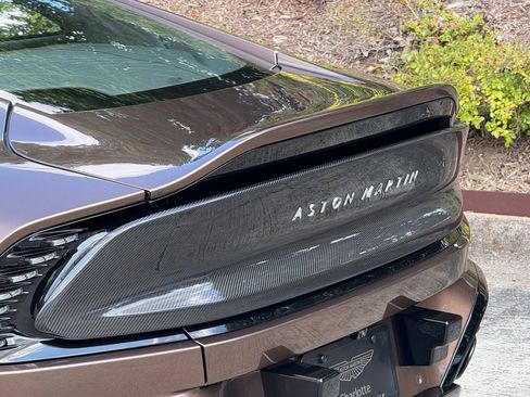 New 2025 Aston Martin Vanquish image 24