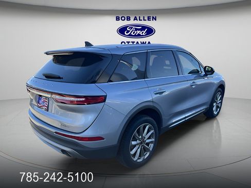 Used 2022 Lincoln Corsair Standard w/ Premium Package image 5