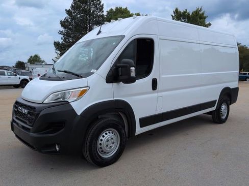 Used 2026 RAM ProMaster 2500 w/ Convenience Group FWD image 8