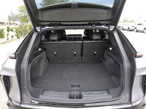 Used 2024 Cadillac Lyriq Luxury image 12