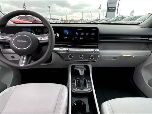New 2026 Hyundai Kona SE image 5