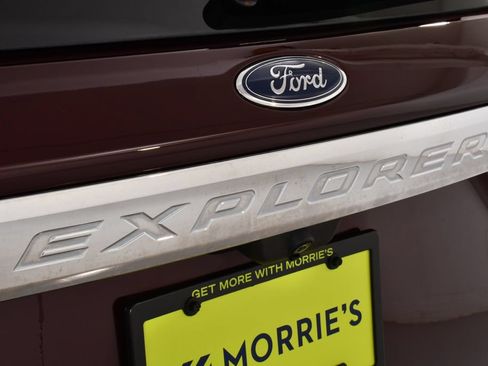 Used 2022 Ford Explorer XLT w/ Equipment Group 202A AWD/4WD image 24