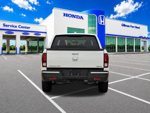 Used 2018 Honda Ridgeline Sport image 6