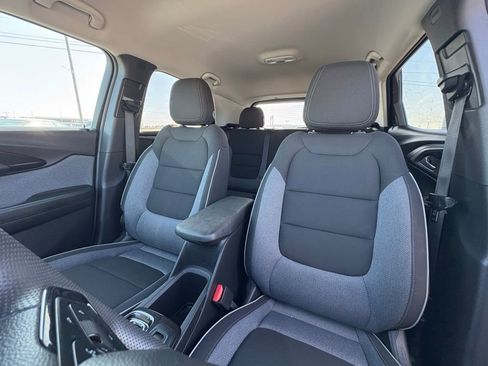 Used 2023 Chevrolet TrailBlazer LT image 22