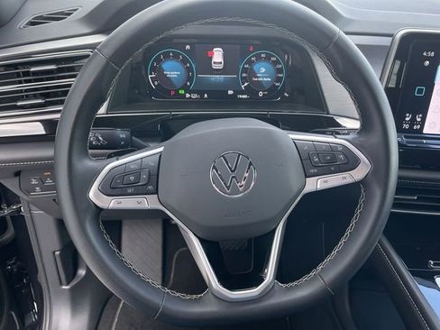 Used 2025 Volkswagen Atlas Cross Sport SE AWD/4WD image 14