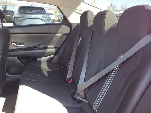 Used 2023 Hyundai Elantra SEL w/ Preferred Accessory Package image 27