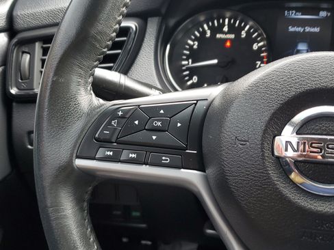 Used 2017 Nissan Rogue SV FWD image 22