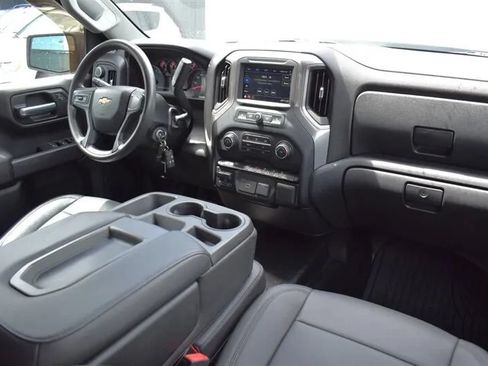 Used 2020 Chevrolet Silverado 1500 W/T w/ WT Value Package AWD/4WD image 12