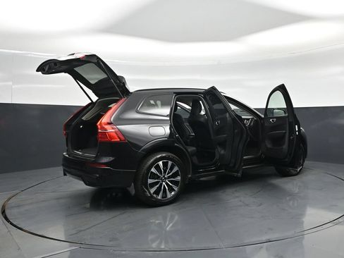 Used 2025 Volvo XC60 B5 Plus AWD/4WD image 5
