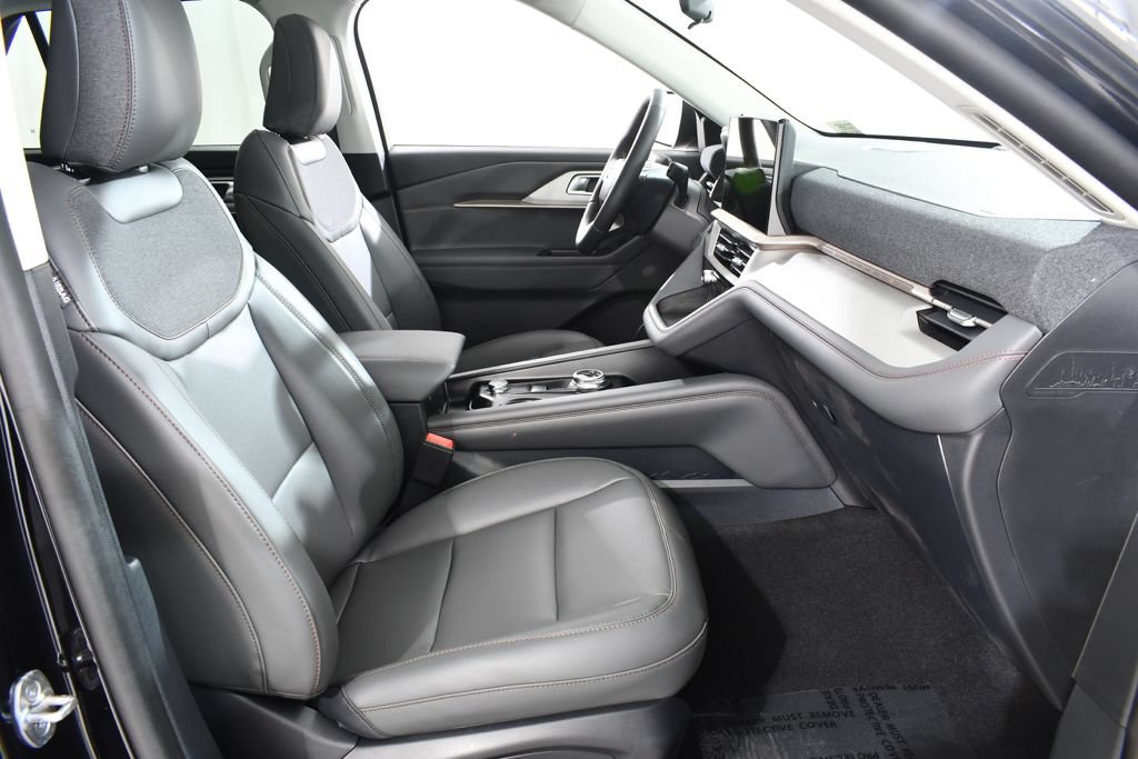 New 2026 Ford Explorer Active w/ Active Comfort Package AWD/4WD image 10