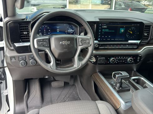 Used 2025 Chevrolet Silverado 1500 RST w/ Redline Edition AWD/4WD image 16