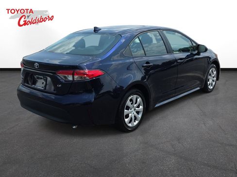 Used 2025 Toyota Corolla LE FWD image 5